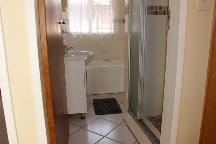 2 Bedroom Property for Sale in Heuwelsig Free State